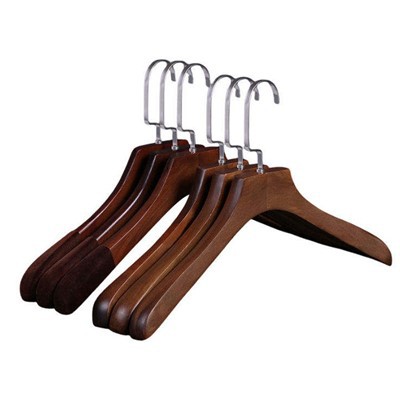 Cintres en bois marron